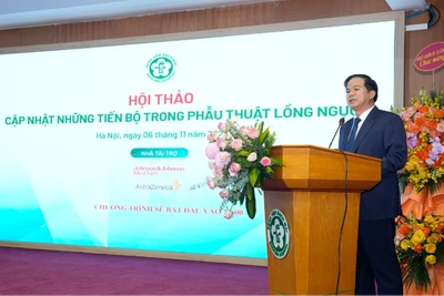 Phó Giáo sư, Tiến sĩ Đào Xuân Cơ, Giám đốc Bệnh viện Bạch Mai phát biểu tại hội thảo.