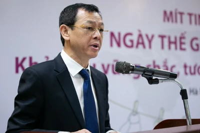 Thứ trưởng Y tế Nguyễn Tri Thức phát biểu tại lễ hưởng ứng “Ngày Thế giới vì trẻ sinh non”.