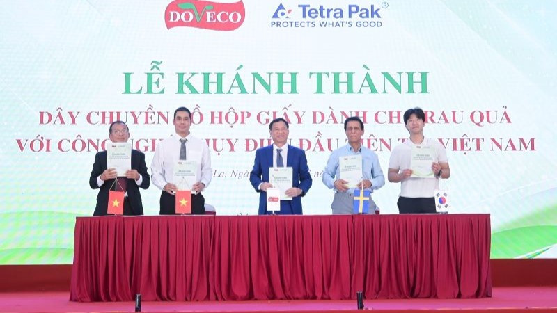 Lễ ký kết hợp tác với các đơn vị mua bán sản phẩm số lượng lớn và lâu dài với Doveco. ky-ket-1583.jpg