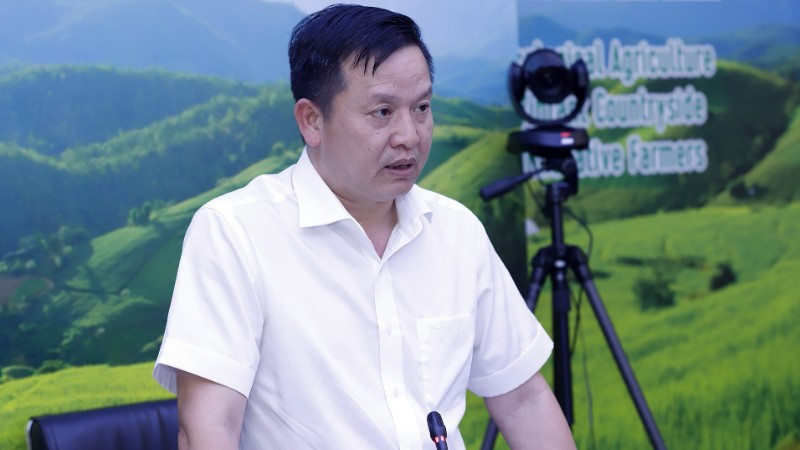 Ông Huỳnh Tấn Đạt, Cục trưởng Cục Trồng trọt và Bảo vệ thực vật phát biểu tại hội nghị. ong-dat-pb-2701.jpg