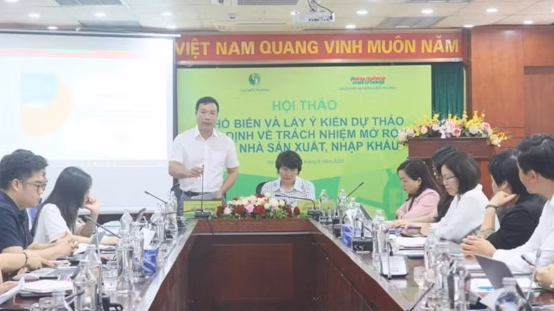 Hội thảo “Phổ biến và lấy ý kiến dự thảo Nghị định quy định về trách nhiệm mở rộng của nhà sản xuất, nhập khẩu (EPR)” diễn ra tại Hà Nội chiều 30/6.