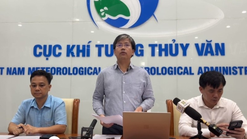 Chia sẻ thông tin báo chí về cơn bão số 3 chiều muộn ngày 21/7.