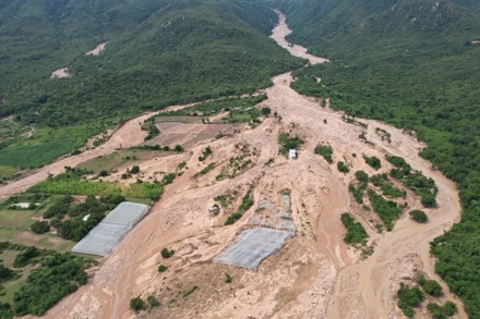 Hiện trường vụ việc vỡ hồ nước.