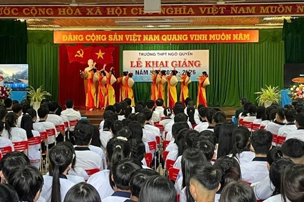 Lễ khai giảng Trường trung học phổ thông Ngô Quyền.