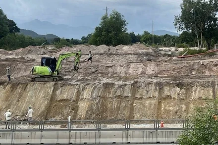 Đơn vị đang thi công tại Km215.