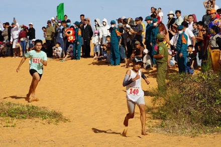 Giải chạy vượt đồi cát Mũi Né.