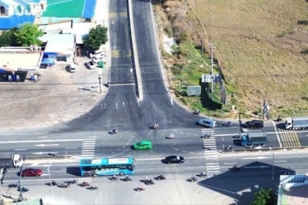 Nút giao cao tốc Phan Thiết-Dầu Giây với Quốc lộ 1