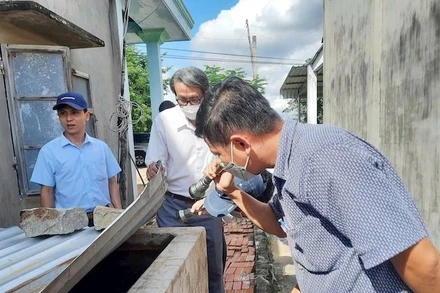 Kiểm tra tình hình phòng chống bệnh sốt xuất huyết.