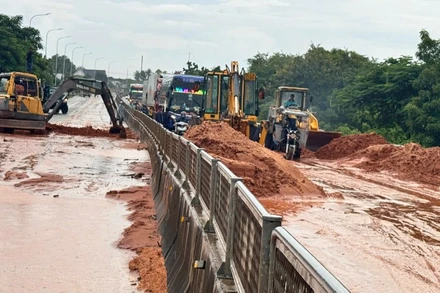 Hiện trường vụ cát tràn.