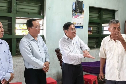 Lãnh đạo Ủy ban nhân dân tỉnh thăm hỏi đồng bào Chăm dịp Lễ hội Katê