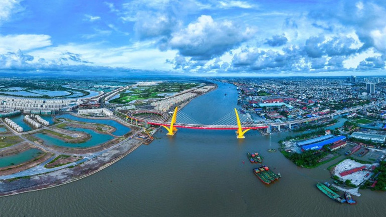 Cầu Máy Chai được xem là biểu tượng mới của Hải Phòng với thiết kế đặc biệt. (Ảnh: NGUYỄN ĐỨC NGHĨA) cau-may-chai-anh-a-nghia-3017.jpg