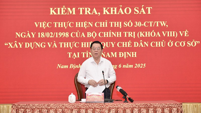 Đồng chí Nguyễn Trọng Nghĩa, Ủy viên Bộ Chính trị, Bí thư Trung ương Đảng, Trưởng Ban Tuyên giáo và Dân vận Trung ương phát biểu kết luận buổi làm việc. img-2025-06-18-143109.jpg