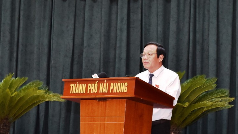 Chủ tịch Hội đồng nhân dân thành phố Hải Phòng Lê Văn Hiệu khai mạc kỳ họp. (Ảnh: XUÂN TRƯỜNG) dsc-5717-8355.jpg