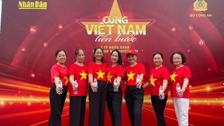 Sự kiện thu hút sự quan tâm, tham gia của các tầng lớp nhân dân, nhiều lứa tuổi. unnamed-3-3917.jpg