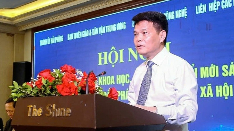 Chủ tịch Ủy ban nhân dân thành phố Hải Phòng Lê Ngọc Châu phát biểu tại Hội nghị. chu-tich-5498-4767.jpg