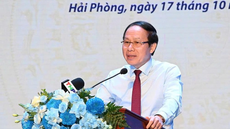 Đồng chí Lê Tiến Châu, Ủy viên Trung ương Đảng, Bí thư Thành ủy Hải Phòng phát biểu tại buổi gặp mặt. gen-n-chau-2010-7919.jpg