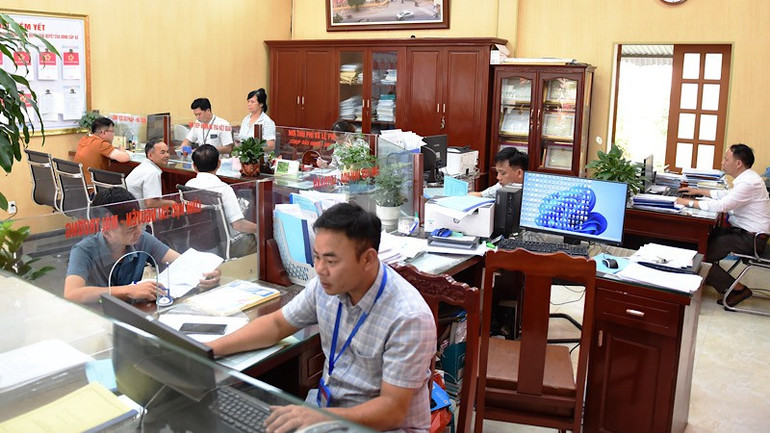 Chuyển đổi số giúp cho chính quyền xã Giao Phong, huyện Giao Thủy (Nam Định) phục vụ tốt hơn, "ghi điểm" với người dân trên địa bàn. (Ảnh tư liệu) img-2025-06-30-035259.jpg