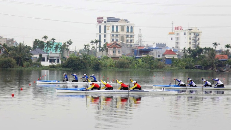 ការប្រកួតប្រជែងក្នុងក្របខ័ណ្ឌនៃការប្រកួត។ gen-h-dua-thuyen-2-4551.jpg