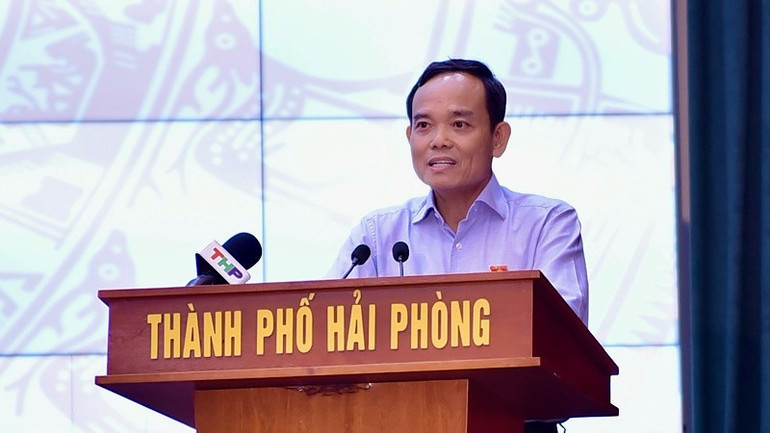 Đồng chí Trần Lưu Quang, Bí thư Trung ương Đảng, Trưởng Ban Chính sách, chiến lược Trung ương phát biểu tại buổi tiếp xúc cử tri Hải Phòng. (Ảnh: XUÂN TRƯỜNG) a-quang.jpg