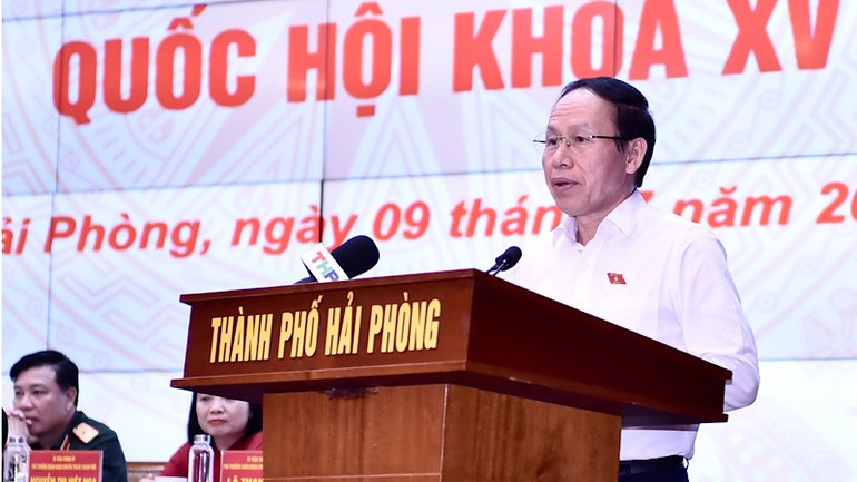 Đồng chí Lê Tiến Châu, Ủy viên Trung ương Đảng, Bí thư Thành ủy, Trưởng Đoàn đại biểu Quốc hội thành phố Hải Phòng phát biểu tại buổi tiếp xúc cử tri. (Ảnh: XUÂN TRƯỜNG) a-chau.jpg