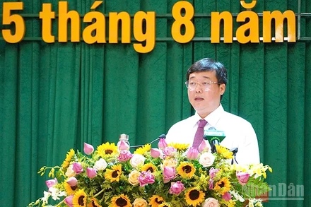 Ủy viên Trung ương Đảng, Bí thư Tỉnh ủy Đồng Tháp Lê Quốc Phong phát biểu chỉ đạo Đại hội Đảng bộ phường Cao Lãnh.