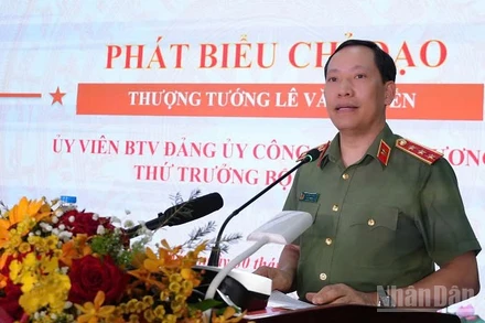 Thượng tướng Lê Văn Tuyến, Thứ trưởng Công an phát biểu chỉ đạo tại hội nghị. (Ảnh: Trọng Tín)