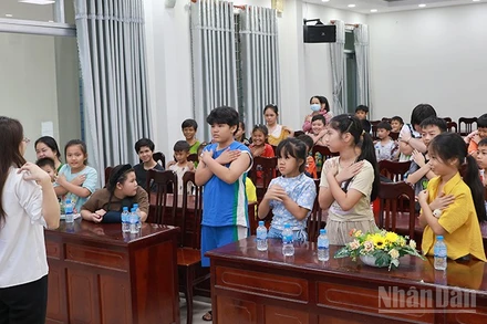 Trung tâm Bảo trợ xã hội tỉnh Đồng Tháp hướng dẫn một số kỹ năng thiết yếu giúp tự bảo vệ bản thân cho trẻ em.