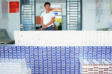 Thái Văn Hào cùng tang vật tại cơ quan Công an.