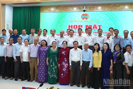 Đại biểu tại buổi họp mặt.