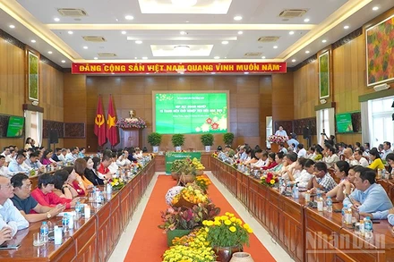 Quang cảnh buổi họp mặt.