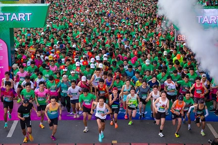 Các runner xuất phát tại VPBank Đất Sen Hồng Music Marathon 2025.