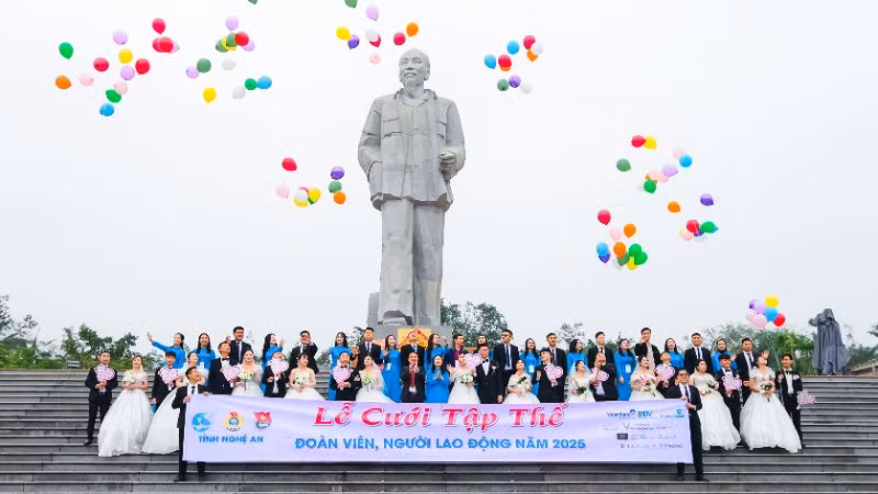 Lần đầu tiên Liên đoàn Lao động tỉnh Nghệ An tổ chức lễ cưới tập thể cho công nhân, lao động có hoàn cảnh khó khăn.