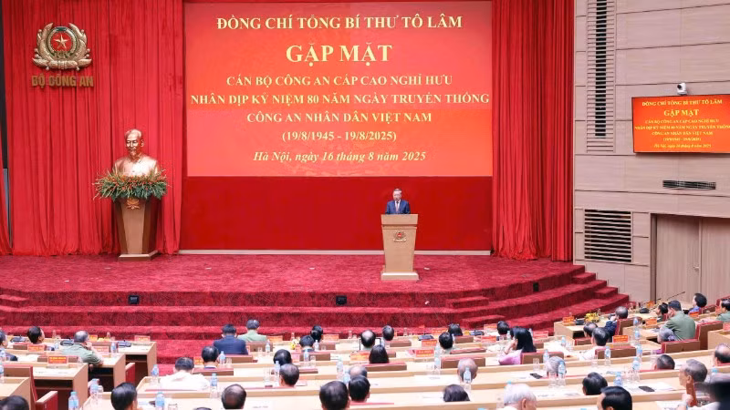 Tổng Bí thư Tô Lâm gặp mặt cán bộ Công an cấp cao nghỉ hưu. (Ảnh: PHẠM KIÊN)