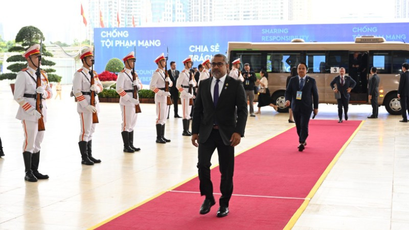 Bộ Tư lệnh Cảnh vệ huy động tối đa lực lượng, bố trí bảo vệ điểm, bảo vệ tiếp cận các đoàn khách quốc tế có chế độ cảnh vệ.