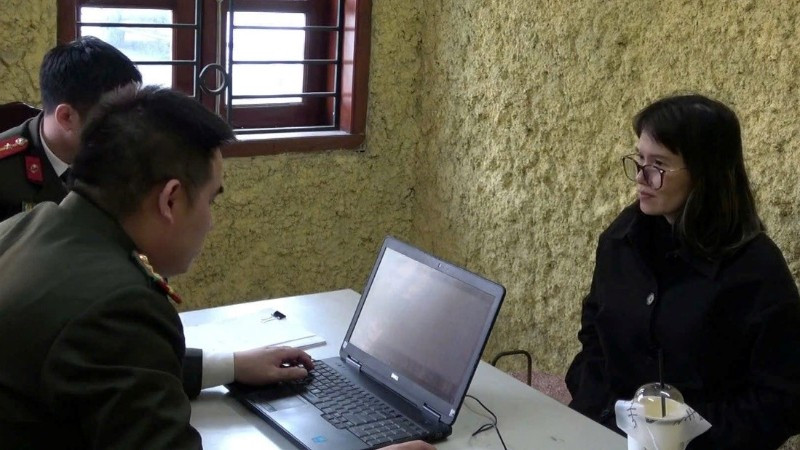 Đối tượng Hoàng Thị Hồng Thái tại cơ quan công an.