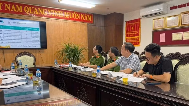 Ban chuyên án họp bàn công tác đấu tranh.