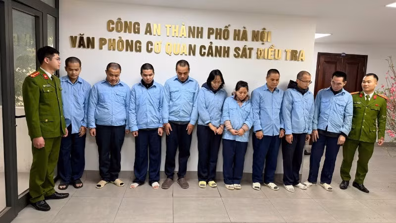 Chín đối tượng tại cơ quan điều tra.