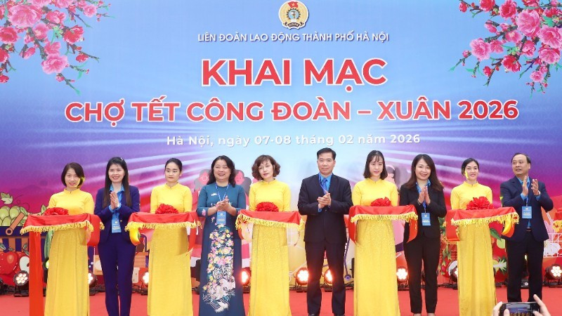 Chợ Tết diễn ra trong hai ngày 7/2-8/2.