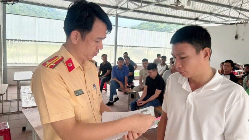 Mã số giấy phép lái xe hình thành sau 2 tiếng khi kết thúc hội đồng sát hạch.