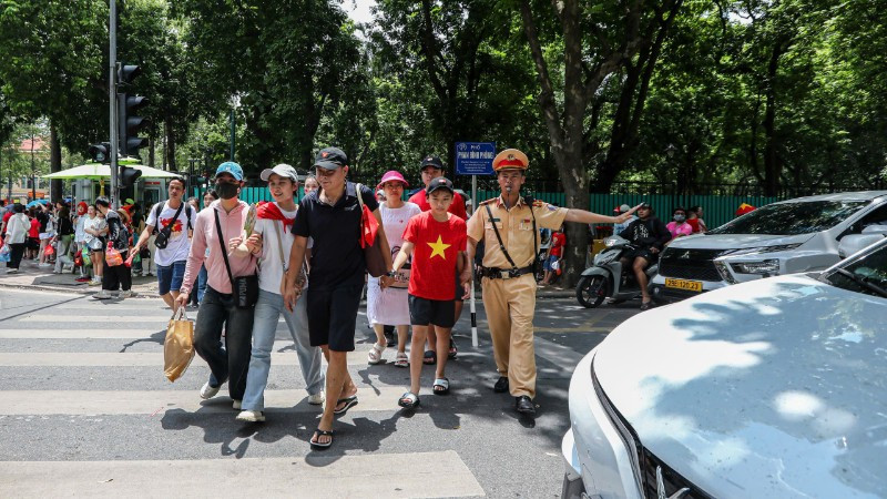 Điều chỉnh giao thông từ 12 giờ ngày 27/8 tại Hà Nội.