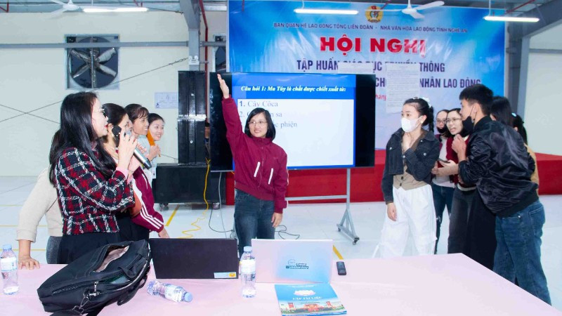 Công đoàn Công ty cổ phần Tập đoàn Thanh Chương tổ chức hội nghị tập huấn, giáo dục truyền thông về phòng, chống ma túy cho hơn 700 công nhân lao động. (Ảnh: DUY CHƯƠNG)