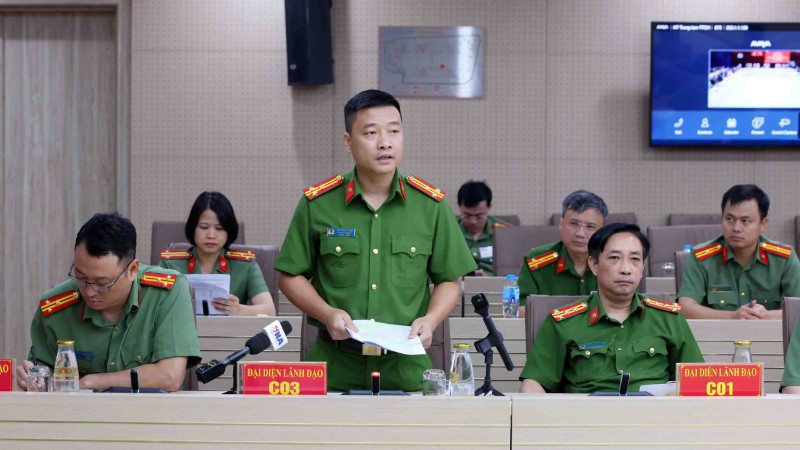 Thượng tá Vũ Thanh Tùng, Phó Cục trưởng Cảnh sát điều tra tội phạm về tham nhũng, kinh tế, buôn lậu Bộ Công an thông tin tại họp báo.