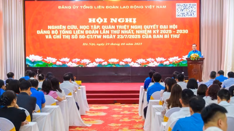 Toàn cảnh hội nghị.