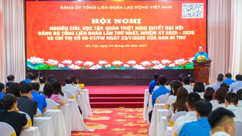 Toàn cảnh hội nghị.