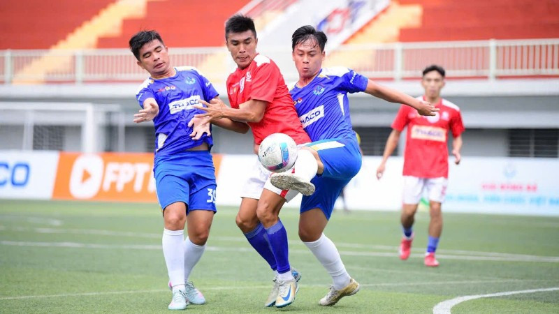 16 đội bóng xuất sắc tham gia Chung kết giải.