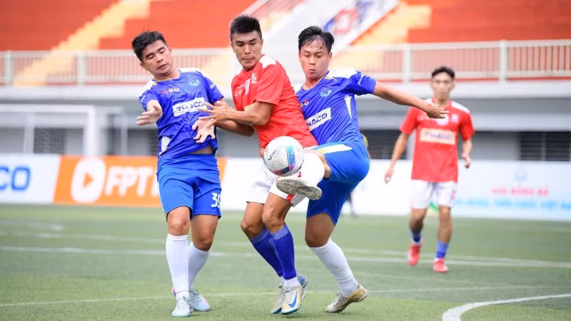 16 đội bóng xuất sắc tham gia Chung kết giải.