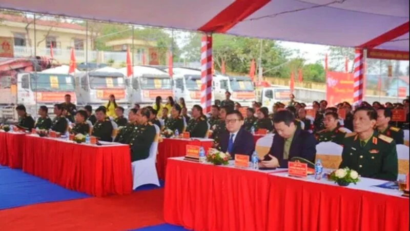 Đồng chí Lê Quốc Minh, Ủy viên Trung ương Đảng, Tổng Biên tập Báo Nhân Dân, Phó Trưởng Ban Tuyên giáo và Dân vận Trung ương, Chủ tịch Hội Nhà báo Việt Nam và các đại biểu dự lễ.