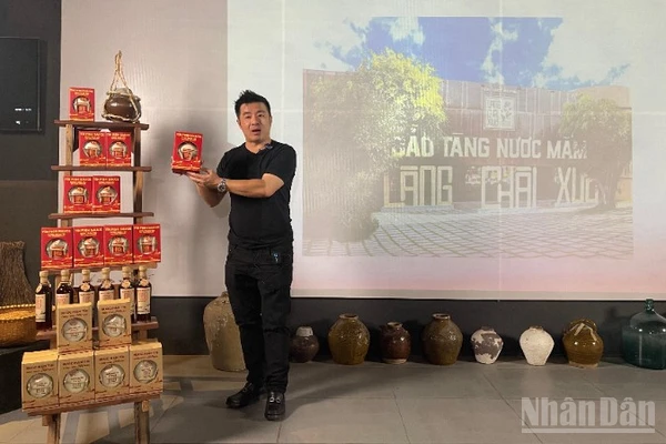 Nước mắm Tĩn của Làng chài xưa.