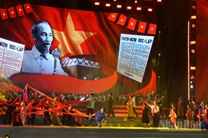 Một tiết mục trong Chương trình nghệ thuật đặc biệt "Ánh sáng niềm tin và khát vọng". (Ảnh: Linh Bảo).