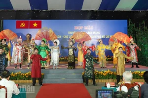 Chương trình sân khấu hóa kỷ niệm ngày họp mặt truyền thống cách mạng Sài Gòn-Chợ Lớn-Gia Định-Thành phố Hồ Chí Minh năm 2026. (Ảnh: Linh Bảo)